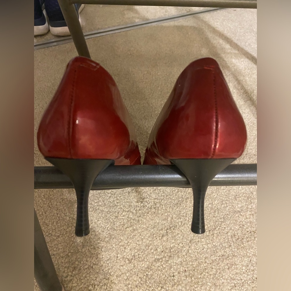 Nine & Co, red shoes, Size 9 - Picture 2 of 4